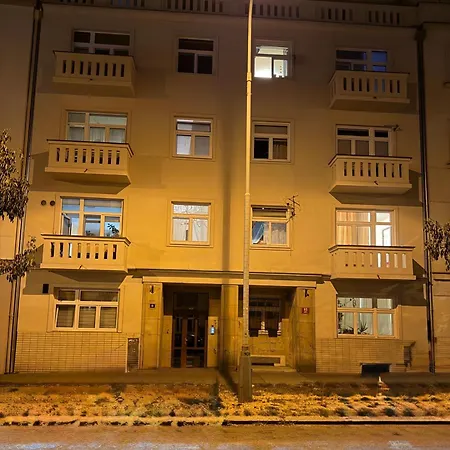 Parukarka Loft - Zizkov, 3 براغ